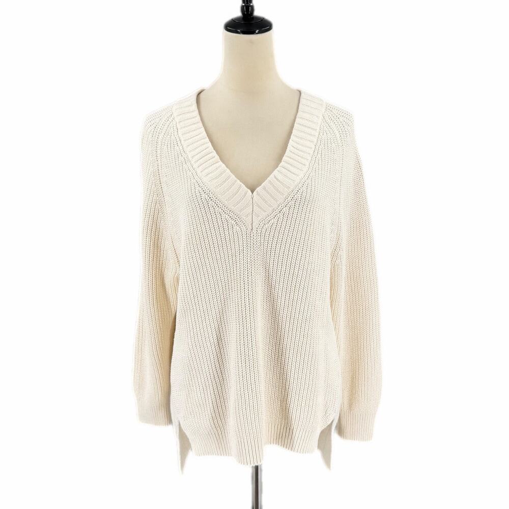 Express NEW White Ribbed Knit Neutral Everyday Minimalist Warm Simple Sweater